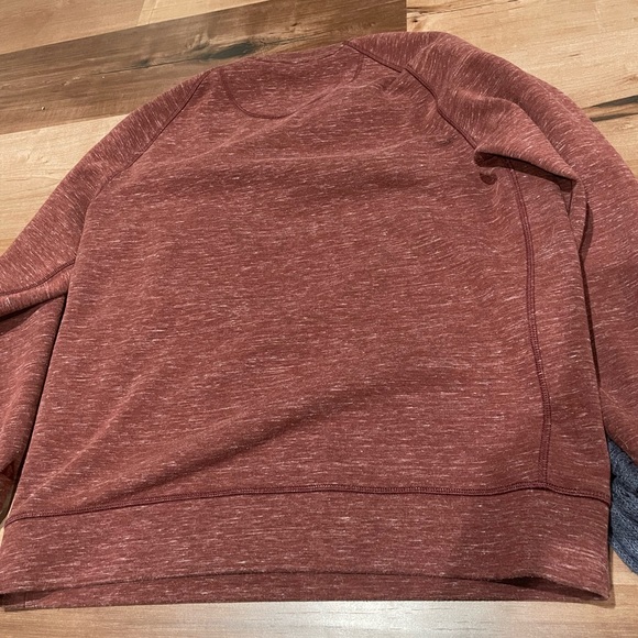 Mens dark red sweater. Thick and perfect for layering - Picture 7 of 8
